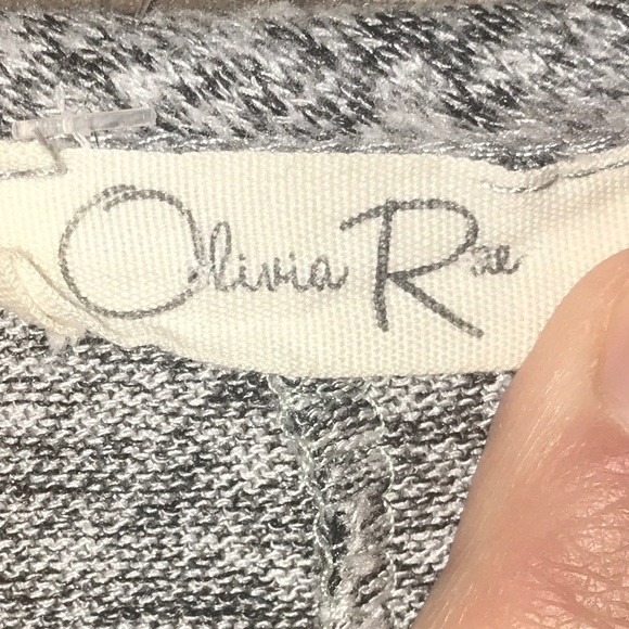 Olivia Rae sweater - Picture 5 of 5